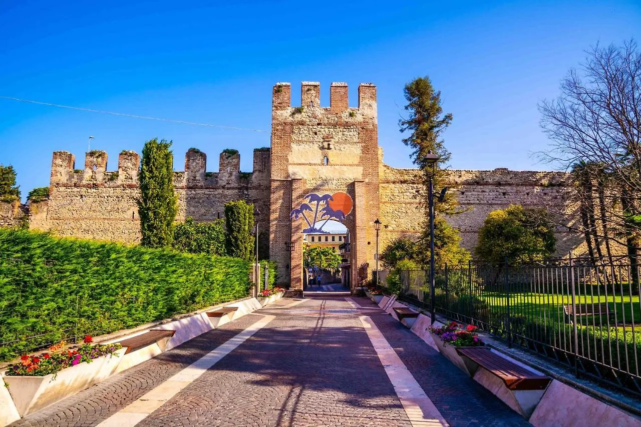 Appartamenti Gli Olmi Lazise 0*,  Italien